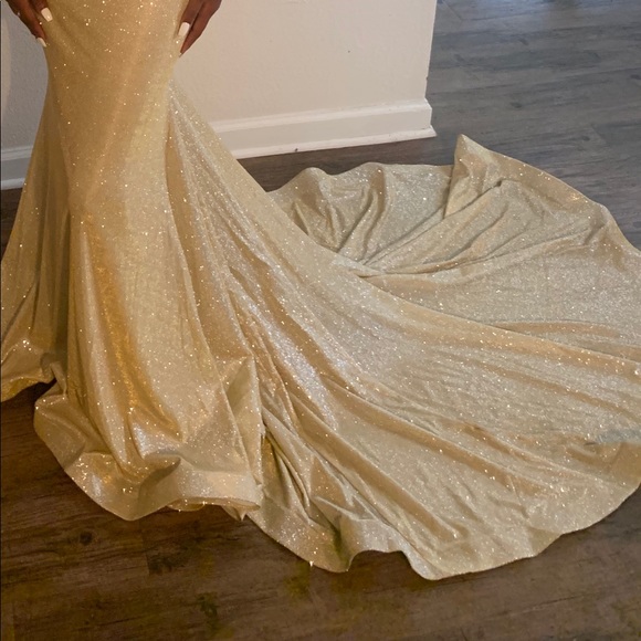 Prom dress - Picture 3 of 4